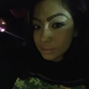 Meet your Posher, Carolina